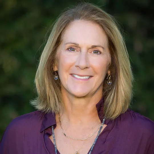 Karen Medved, Agent in  - Compass