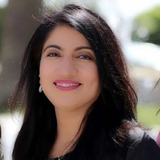 Taruna Hemnani, Agent in  - Compass