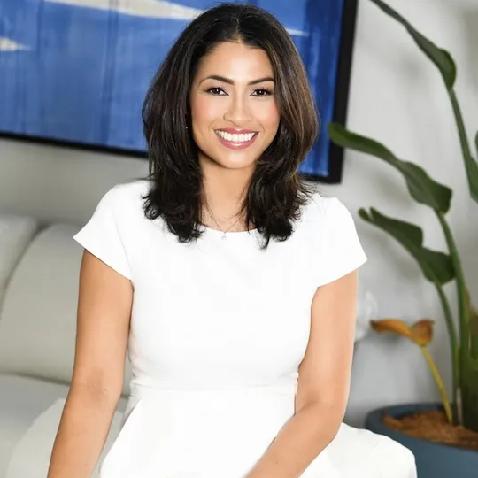 Eloisa Obregon, Agent in  - Compass