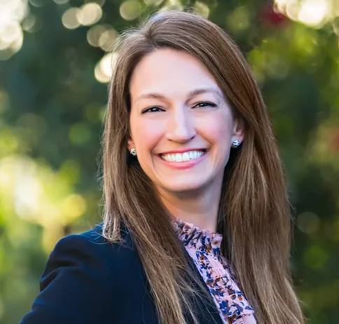 Christen Hoselton, Agent in  - Compass