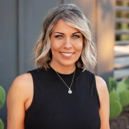 Juliet McCabe, Agent in  - Compass