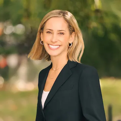 Jessica Herzberg, Agent in  - Compass