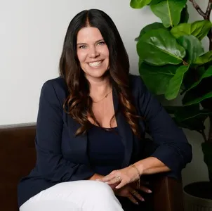 Shawndy Linquist, Agent in  - Compass