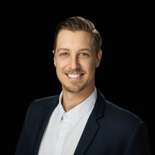 Cousy Arenado, Agent in  - Compass