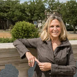 Shannah Hall Franckum, Agent in  - Compass