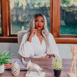 Ashleigh Bolar, Agent in  - Compass