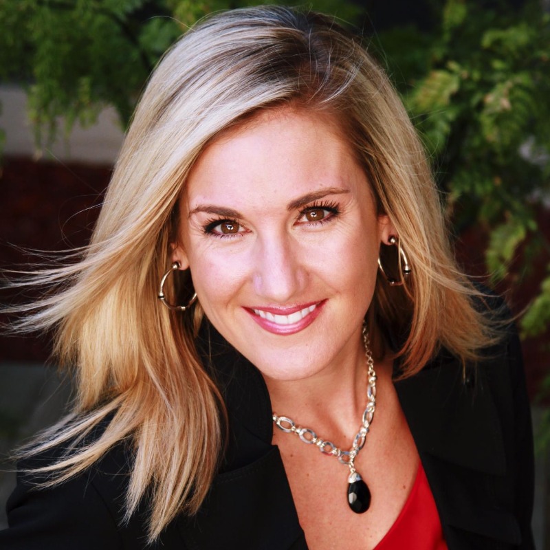 Headshot of Michelle Lynch