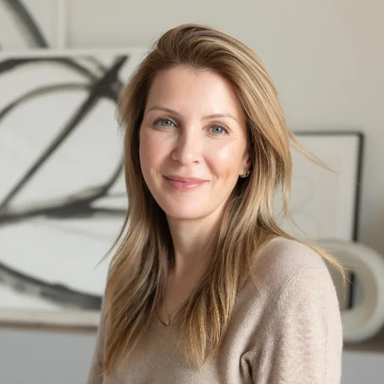 Sarah Pearson, Agent in  - Compass