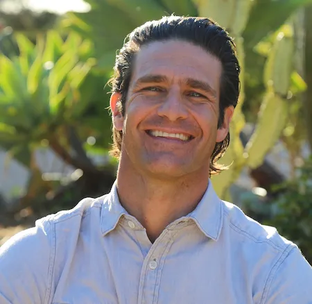 Chris W. Hunt, Agent in  - Compass