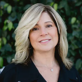 Christina Vreeland, Agent in  - Compass