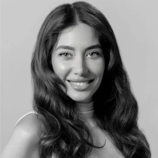 Asmik Shyroian, Agent in  - Compass
