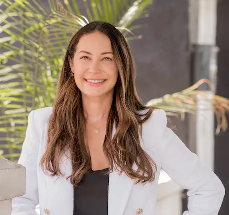 Christina Cuevas Pearson, Agent in  - Compass