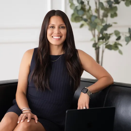 Kenia Sanchez, Agent in  - Compass