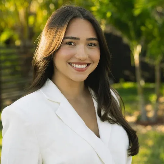 Valery Vasquez, Agent in  - Compass