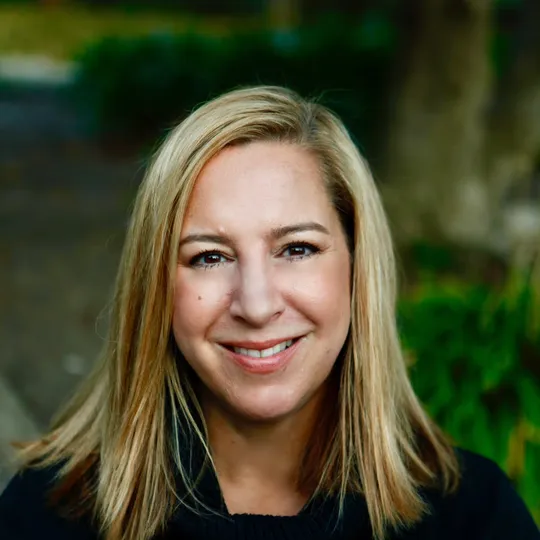 Jen Larson, Agent in  - Compass