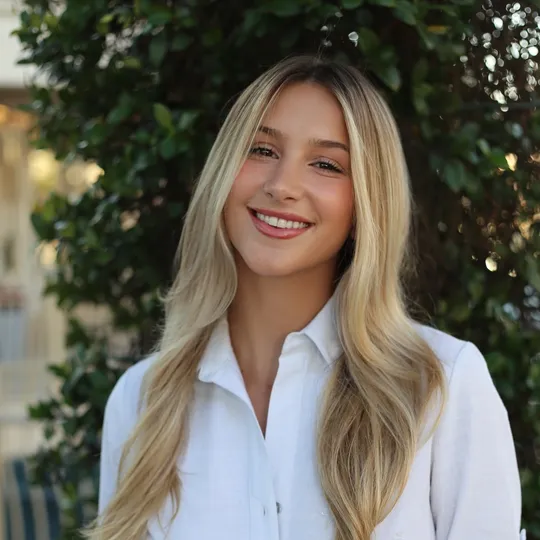 Anna Mead, Agent in  - Compass