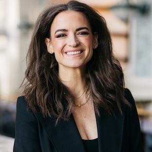 Headshot of Amy Messer