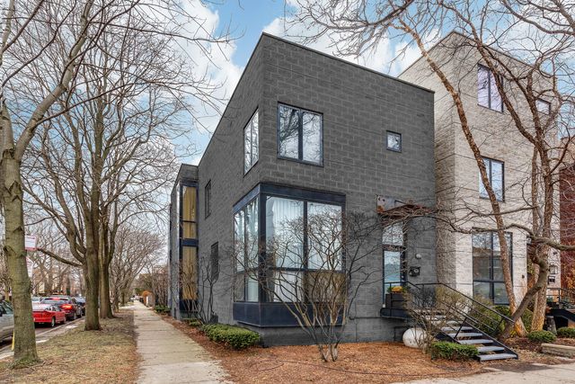 Photo of 2634 N Seminary Ave