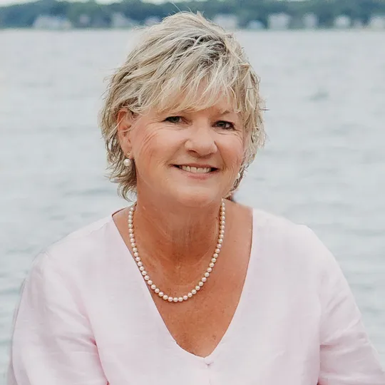 Judi Fiske, Agent in  - Compass