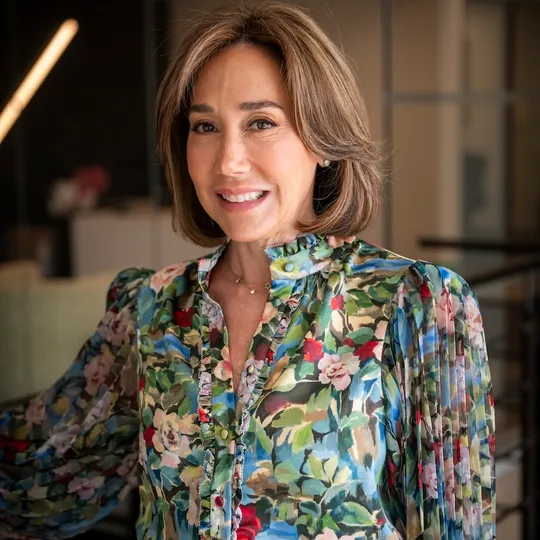 Gwen Levy, Agent in  - Compass