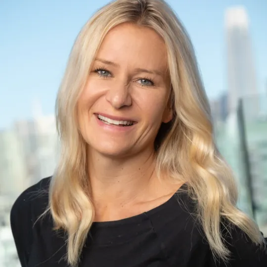 Anuschka Schneider, Agent in  - Compass