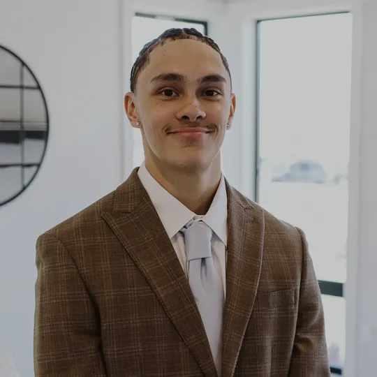 Marcus Cole, Agent in  - Compass