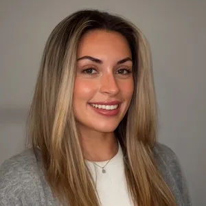 Alyssa Renihan, Agent in  - Compass