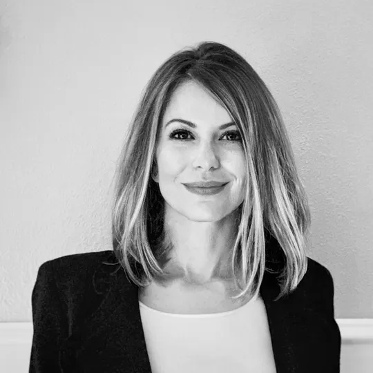 Lala Klopping, Agent in  - Compass