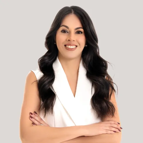 Vanessa Serna, Agent in  - Compass