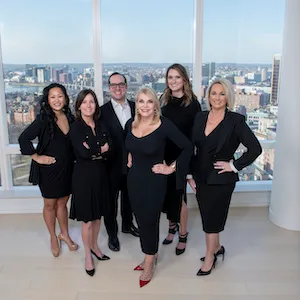 Live In Luxury Real Estate Team, Agent in  - Compass