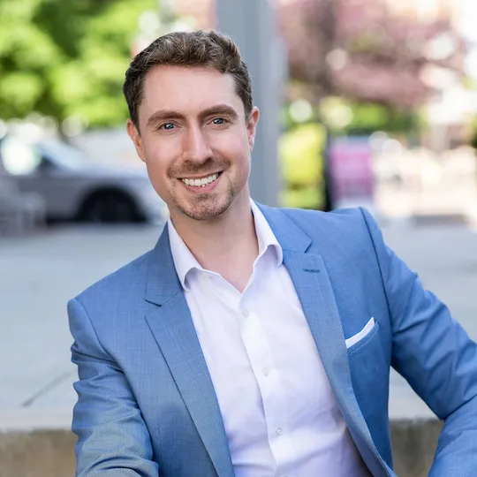 Alex Miller, Agent in  - Compass