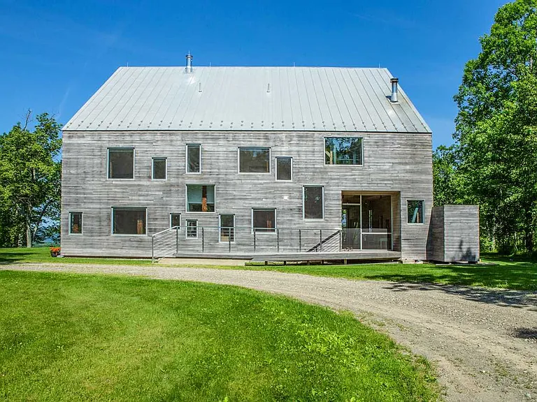 $3,306,300 | 381-383 Skunks Misery Rd