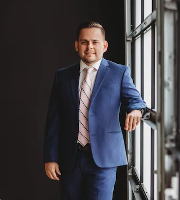 Cesar Beza, Agent in  - Compass