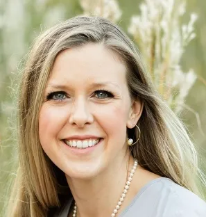 Samantha Siewit, Agent in  - Compass