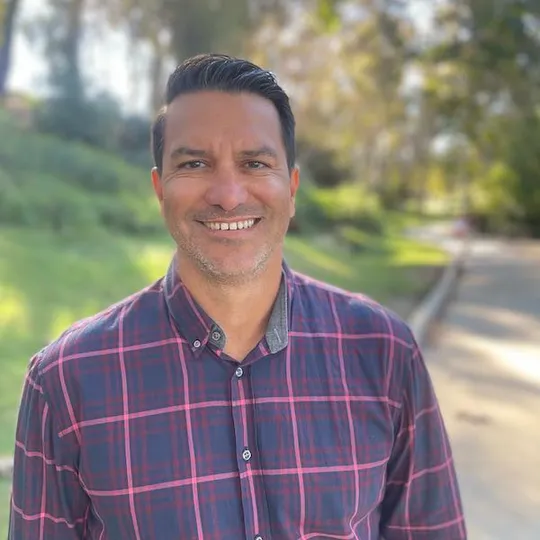 Robert Azevedo, Agent in  - Compass