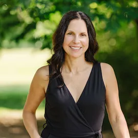 Robin Allotta, Agent in  - Compass