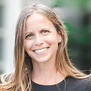 Caroline Egnaczyk, Agent in  - Compass