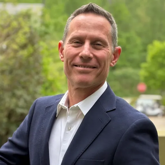 Max Patchen, Agent in  - Compass