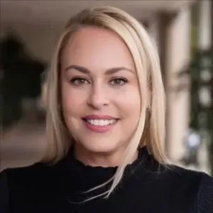 Karen Lowe, Agent in  - Compass