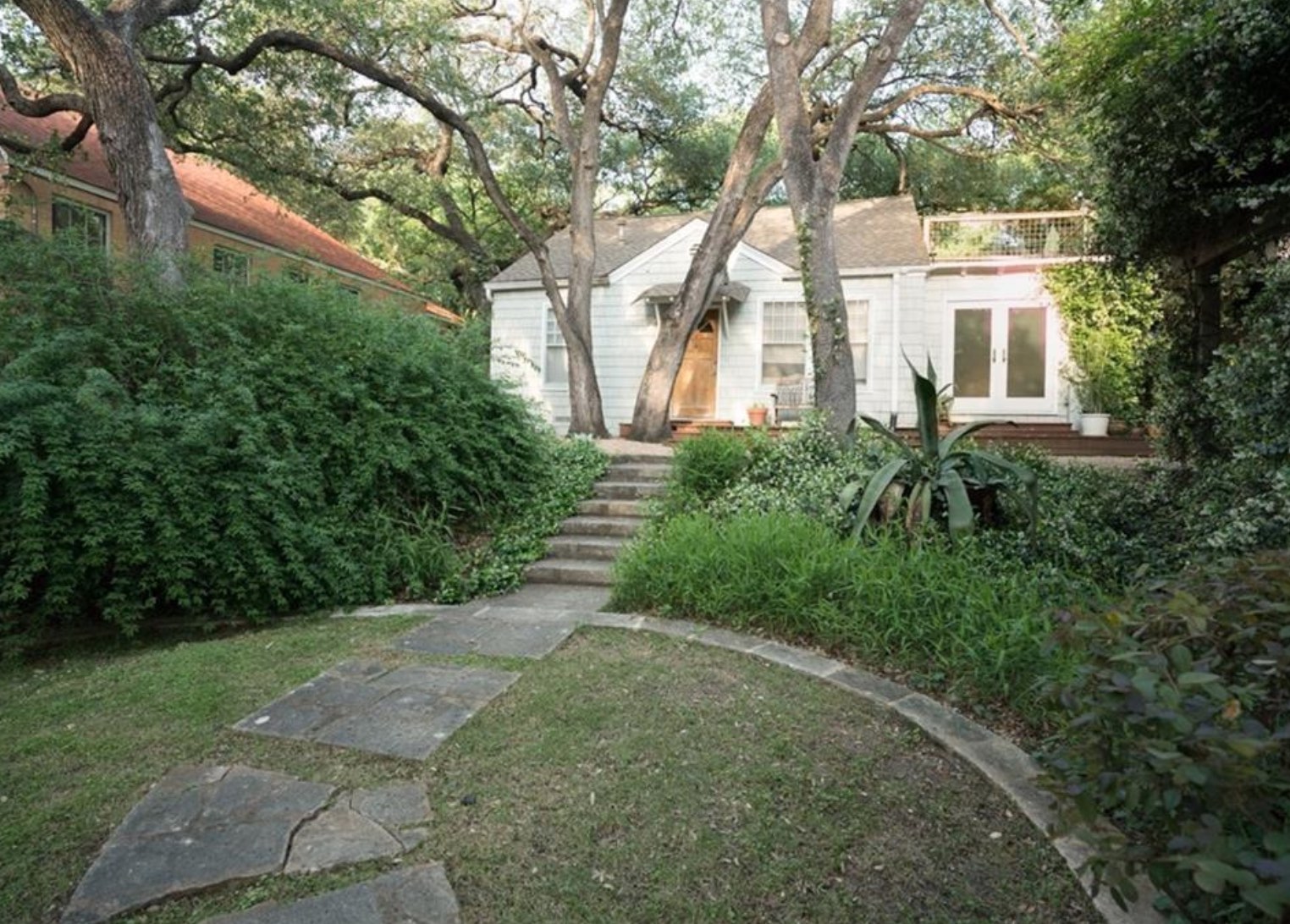 2831 Shoal Crest Ave