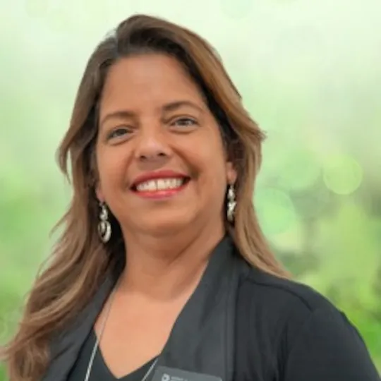 Louise Castro, Agent in  - Compass