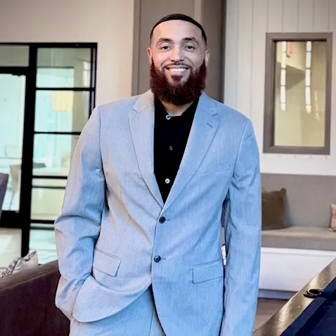 Malek Loritts, Agent in  - Compass