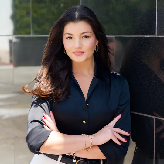 Leah Sichenzio, Agent in  - Compass