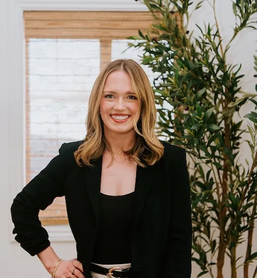 Lucy Salem, Agent in  - Compass