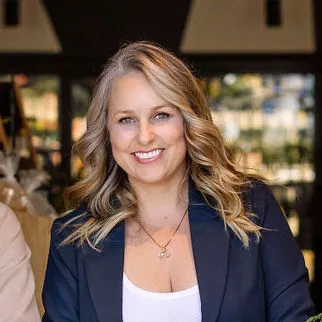 Kathleen Moen, Agent in  - Compass