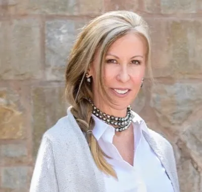 Wendy Wogan, Agent in  - Compass