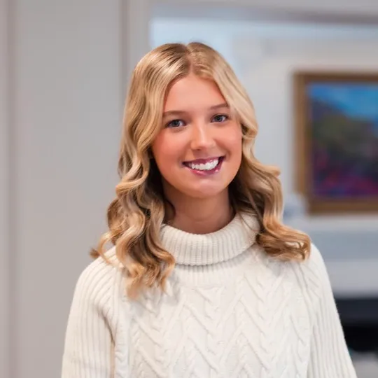 Ava Kleinschmidt, Agent in  - Compass