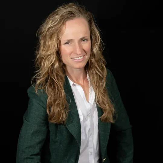 Tia Norris, Agent in  - Compass