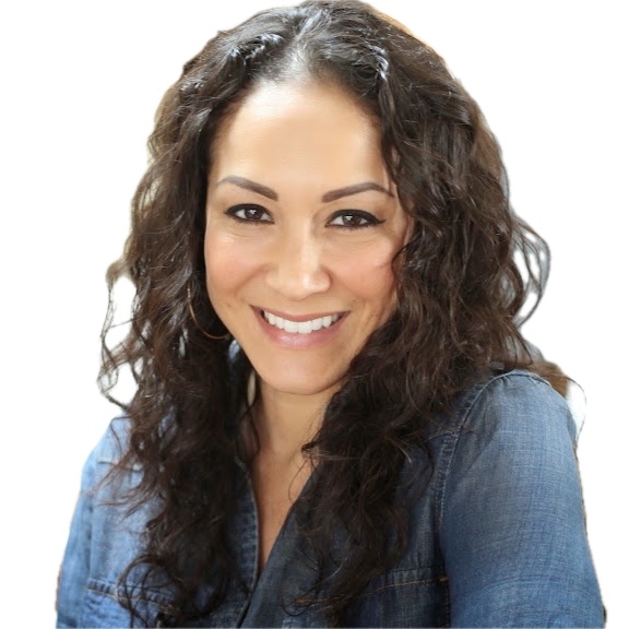 Headshot of Julia Arde