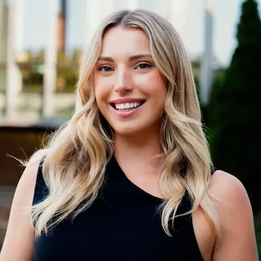 Malia Putnam, Agent in  - Compass